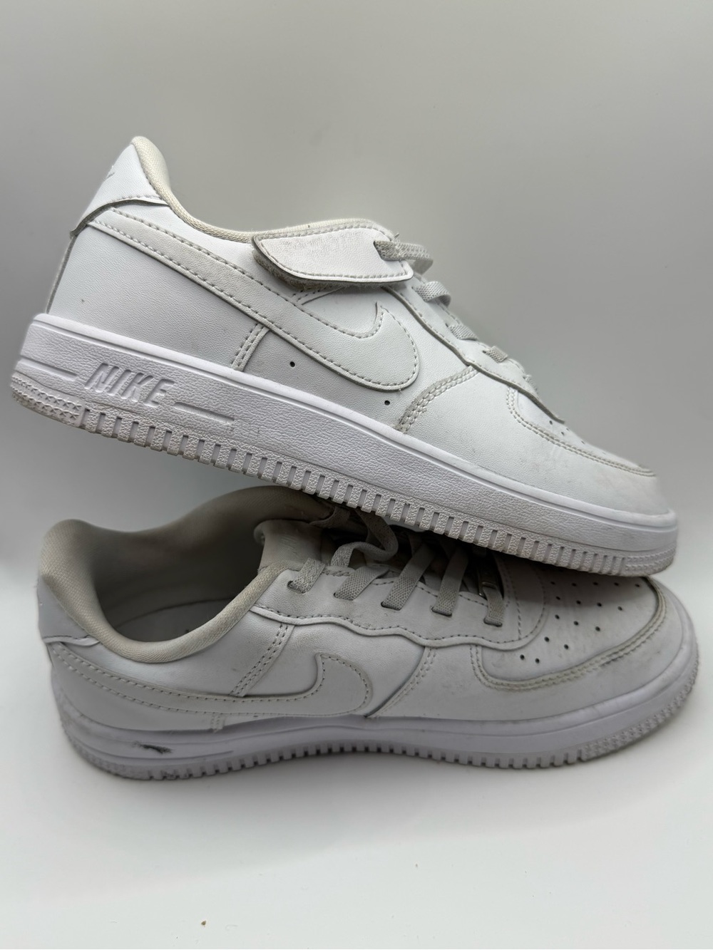 Nike Air Force 1 Mid EasyOn Kids Triple White Athletic Sneakers